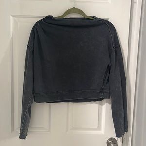 Free people vintage wash sweatshirt, only worn twice, perfect condition, size XS